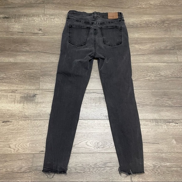 Madewell 10" High-Rise Skinny Jeans Step-Hem Edition SZ 28 Washed Black Raw Hem - Picture 3 of 11
